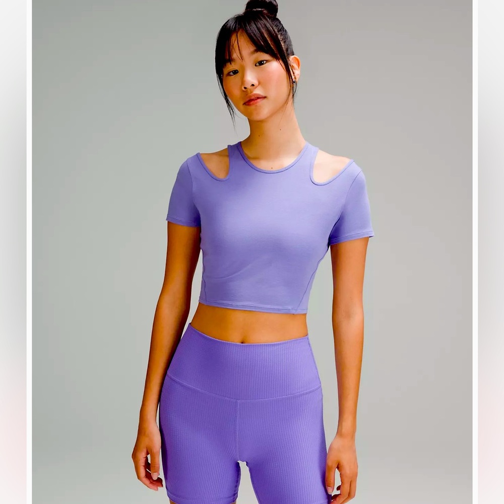 NWT Lululemon Shoulder Cut-Out Yoga T-Shirt